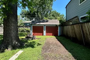 1119 E 25th St, Houston, TX 77009 - Photo 6