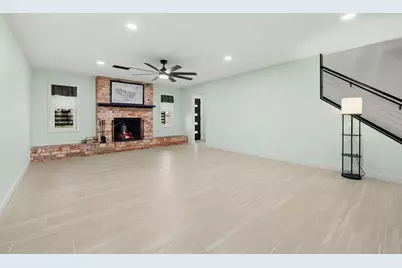 222 W Vaughn Lane, Deer Park, TX 77536 - Photo 4