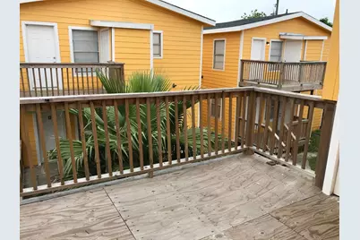 2711 Avenue K, Galveston, TX 77550 - Photo 2