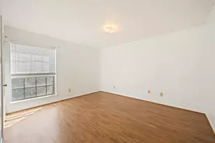 10211 Sugar Branch Dr, Houston, TX 77036 - Photo 16