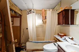 212 E Ave B, Robstown, TX 78380 - Photo 10