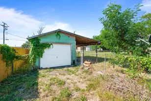212 E Ave B, Robstown, TX 78380 - Photo 22