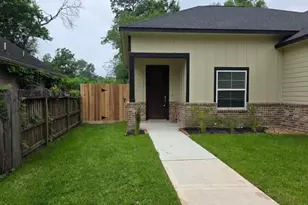 22525 E Shorewood Loop Loop E, Huffman, TX 77336 - Photo 2