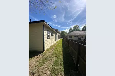 22525 E Shorewood  Loop Loop E, Huffman, TX 77336 - Photo 2