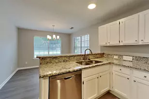 64 Hickory Oak Dr, The Woodlands, TX 77381 - Photo 4