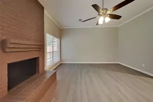 64 Hickory Oak Dr, The Woodlands, TX 77381 - Photo 2