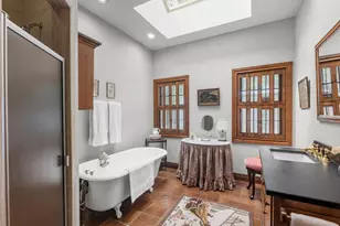 9063 Briar Forest Dr, Houston, TX 77024 - Photo 36