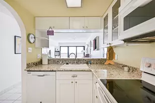 7310 Seawall Blvd, Galveston, TX 77551 - Photo 20