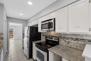 10324 Longmont Dr, Houston, TX 77042 - Photo 10