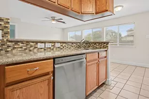 260 Rolling Brook Dr, Dickinson, TX 77539 - Photo 12