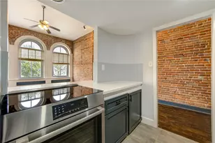 213 Tremont St, Galveston, TX 77550 - Photo 6