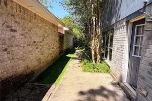 2022 Creek Valley Ln, Sugar Land, TX 77478 - Photo 24