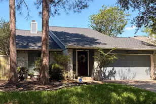 2022 Creek Valley Ln, Sugar Land, TX 77478 - Photo 2
