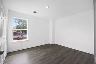 9241 Seeker St, Houston, TX 77028 - Photo 10
