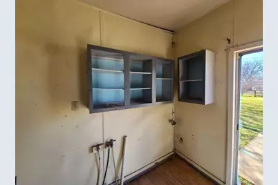 306 E Ida Avenue, Electra, TX 76360 - Photo 14
