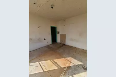 306 E Ida Avenue, Electra, TX 76360 - Photo 10