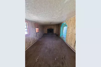 306 E Ida Avenue, Electra, TX 76360 - Photo 4