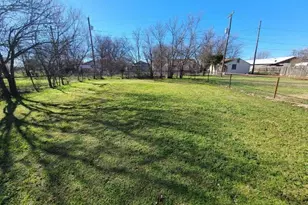 306 E Ida Ave, Electra, TX 76360 - Photo 16