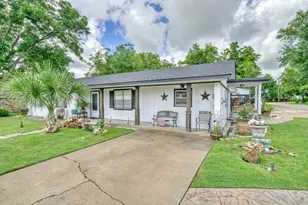 411 N Commerce St, Madisonville, TX 77864 - Photo 4