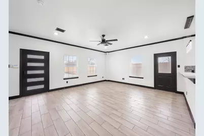 4737 Reed Road #B, Houston, TX 77033 - Photo 6