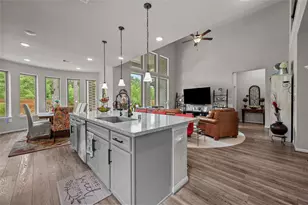 17405 Chestnut Cove Dr, Conroe, TX 77302 - Photo 10