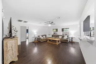 2225 Silvercreek Ct, Deer Park, TX 77536 - Photo 8