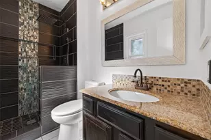 13327 Harpers Bridge Dr, Houston, TX 77041 - Photo 32