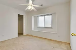 8018 Fox St, Baytown, TX 77523 - Photo 28