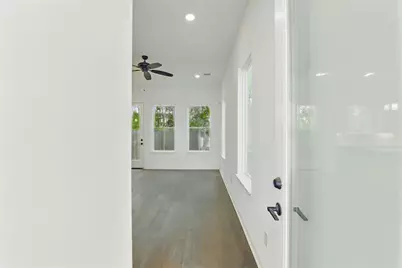 9902 Clark Road #D, Houston, TX 77076 - Photo 4