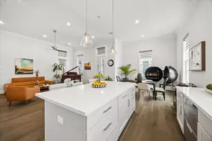 8741 Park Kolbe Ln, Houston, TX 77080 - Photo 10