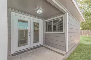 13126 Townwood Dr, Houston, TX 77045 - Photo 12