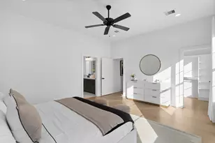 8706 Ojeman Villas Dr, Houston, TX 77055 - Photo 32