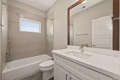 2010 Saint Charles Street, Houston, TX 77003 - Photo 32
