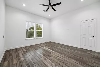 2032 Spenwick Drive, Houston, TX 77055 - Photo 12