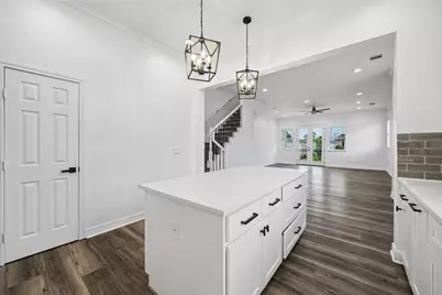 2032 Spenwick Drive, Houston, TX 77055 - Photo 10