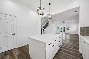 2032 Spenwick Dr, Houston, TX 77055 - Photo 10