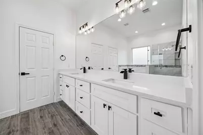 2032 Spenwick Drive, Houston, TX 77055 - Photo 14