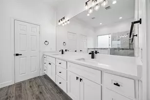 2032 Spenwick Dr, Houston, TX 77055 - Photo 14