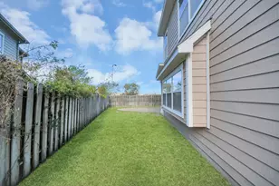 14414 Summer Garden Dr, Houston, TX 77083 - Photo 18