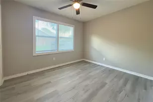 2214 5th Ave N, Texas City, TX 77590 - Photo 14