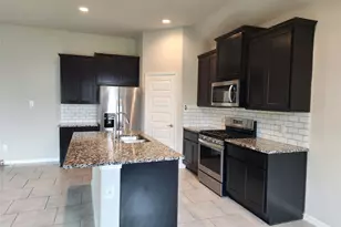 8519 Golden Field Dr, Rosenberg, TX 77469 - Photo 4