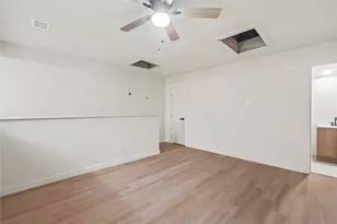 16800 Sugar Pine Dr, Houston, TX 77090 - Photo 8