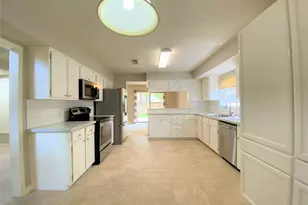 12303 Longfellow Dr, Montgomery, TX 77356 - Photo 8