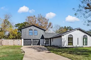 106 Burgundy Ln, League City, TX 77573 - Photo 1