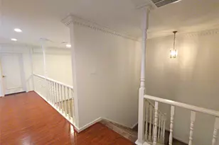 9731 Briar Forest Dr, Houston, TX 77063 - Photo 8