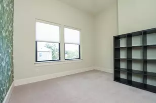 2052 W Main St, Houston, TX 77098 - Photo 24