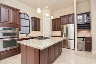 2052 W Main St, Houston, TX 77098 - Photo 12