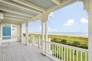 2425 E Seaside Dr, Galveston, TX 77550 - Photo 2