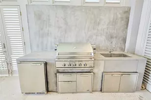 2425 E Seaside Dr, Galveston, TX 77550 - Photo 42