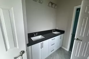 5211 Rue St, Houston, TX 77033 - Photo 12